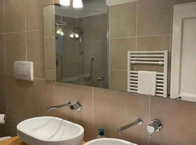 Casa Le Querce * كاستيغليون ديل لاغو